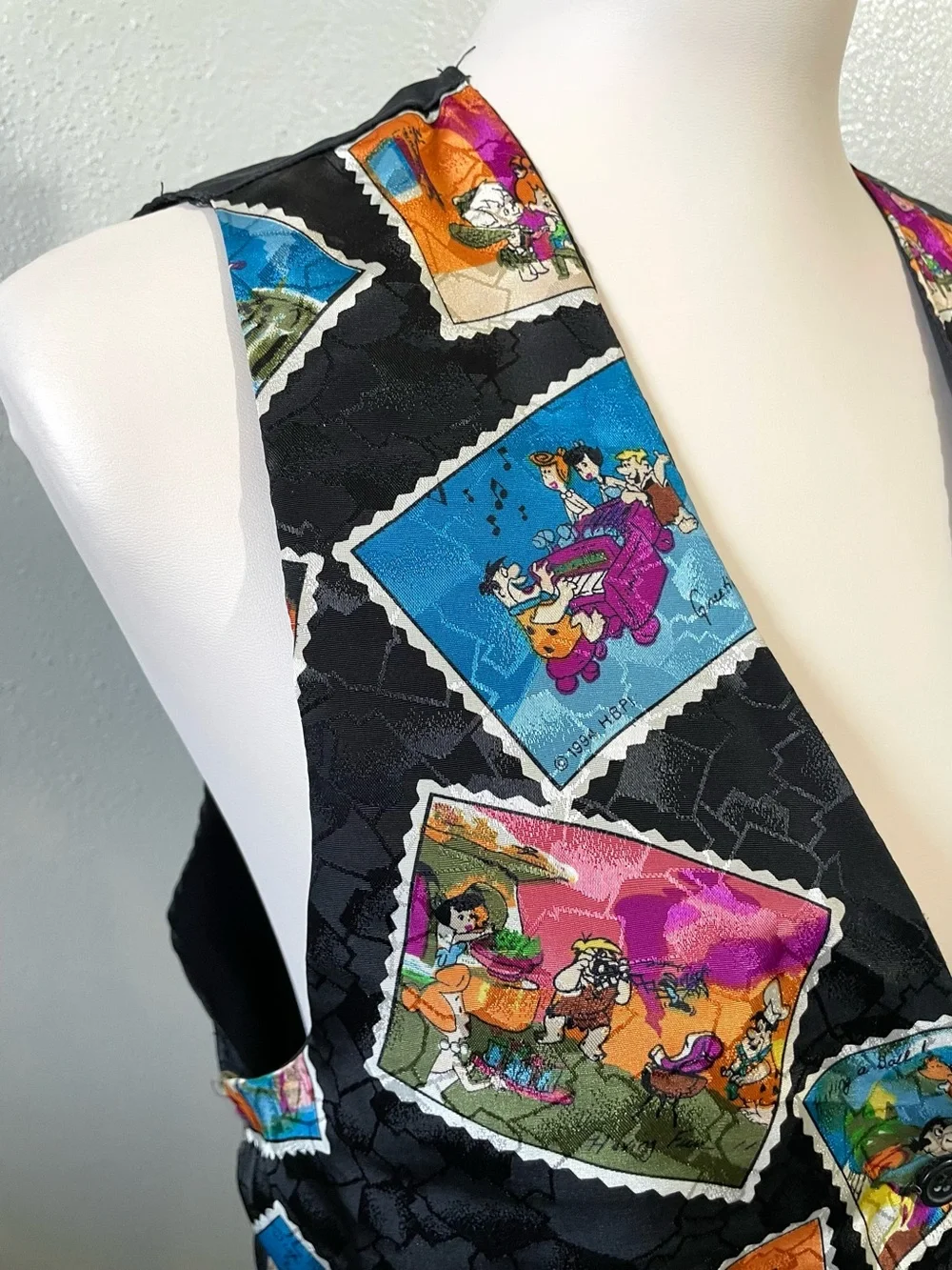 The Flintstones Hanna Barbera Vintage Cartoon Novelty Vest Colorful Retro TV 90s